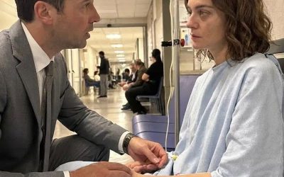 Deux mois après le divorce, j'ai été choqué de voir mon ex-femme errer sans but à l'hôpital. Quand j'ai appris la vérité, je me suis effondré.